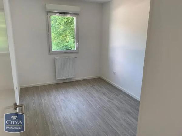 Appartement à louer 4 pièces 81.85m² Le Taillan-Médoc (33320)