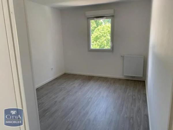 Appartement à louer 4 pièces 81.85m² Le Taillan-Médoc (33320)