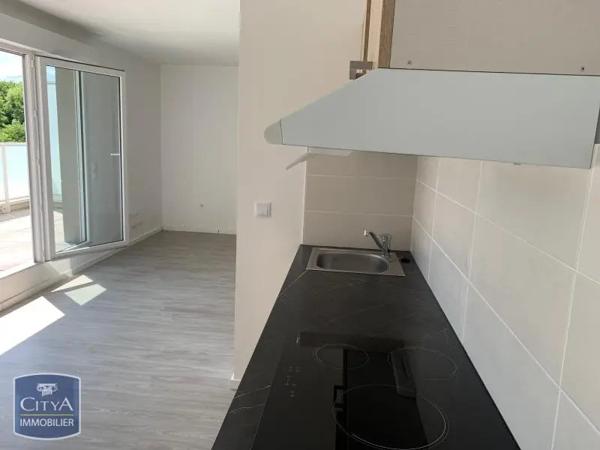 Appartement à louer 4 pièces 81.85m² Le Taillan-Médoc (33320)