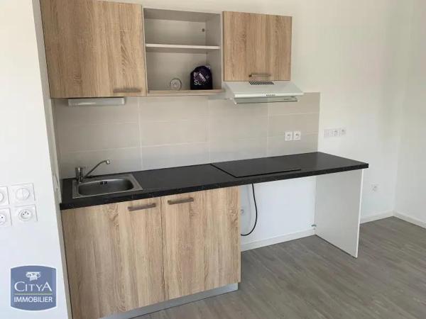 Appartement à louer 4 pièces 81.85m² Le Taillan-Médoc (33320)