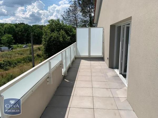 Appartement à louer 4 pièces 81.85m² Le Taillan-Médoc (33320)