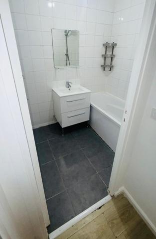 A VENDRE -64m2 - T3 Porte de La Chapelle 75018