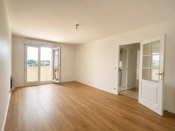 Vente                                                      Appartement
                        
                     2 pièces                      48 m2                     à Melun