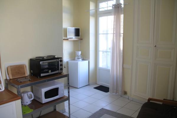Excellente opportunité d'investissement : immeuble comprenant 3 petits appartements destinés à la location