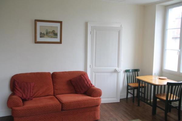 Excellente opportunité d'investissement : immeuble comprenant 3 petits appartements destinés à la location
