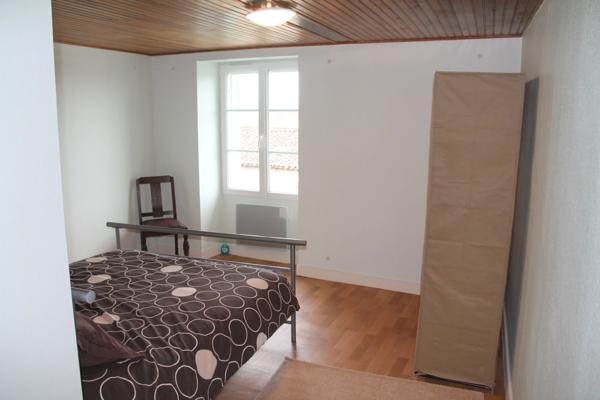 Excellente opportunité d'investissement : immeuble comprenant 3 petits appartements destinés à la location