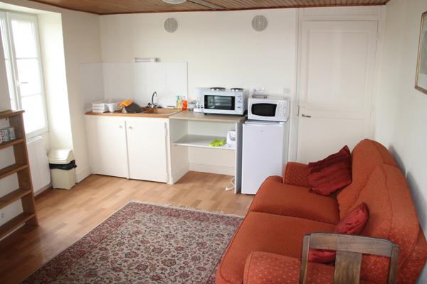Excellente opportunité d'investissement : immeuble comprenant 3 petits appartements destinés à la location