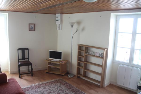 Excellente opportunité d'investissement : immeuble comprenant 3 petits appartements destinés à la location