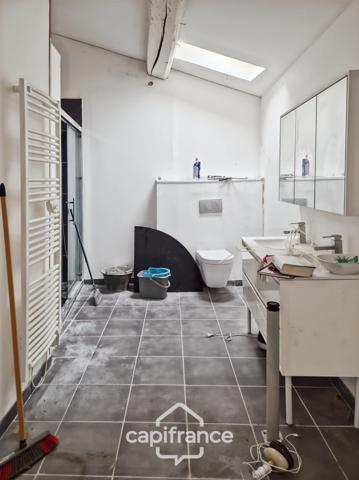 Maison à vendre 7 pièces centre ville SAINT JEAN D'ANGELY (17) avec jardin clos