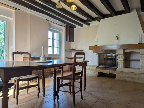 Jolie propriété de 4 chambres au potentiel énorme, avec vue sur la campagne de la Vienne