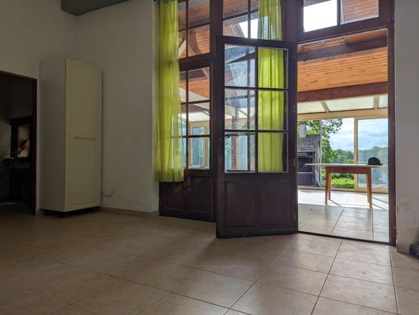 Jolie propriété de 4 chambres au potentiel énorme, avec vue sur la campagne de la Vienne