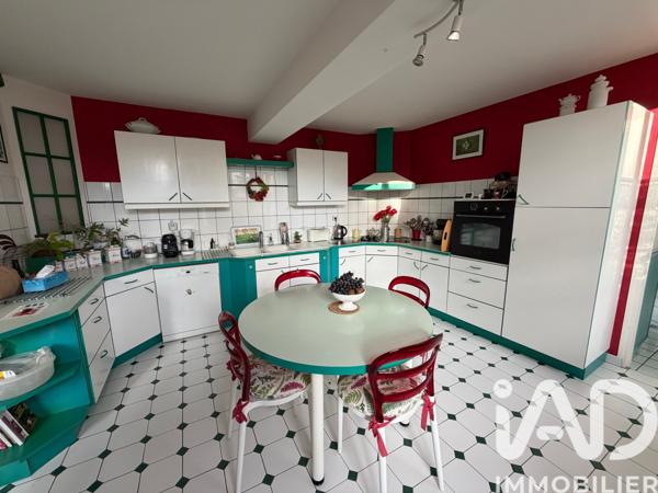 Maison à vendre 8 pièces 205 m² Montholon