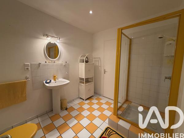 Maison à vendre 8 pièces 205 m² Montholon