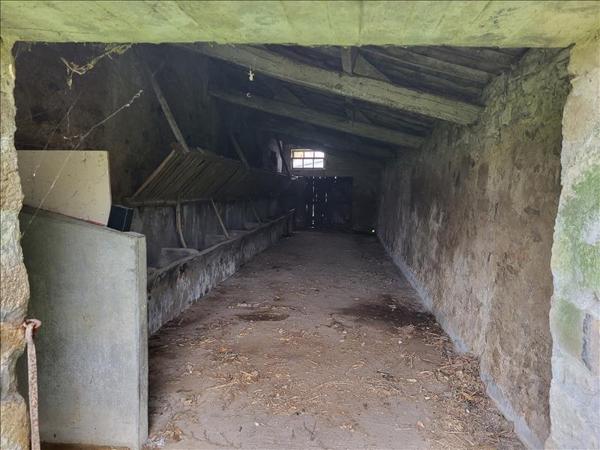 Grange à vendre |  Bellevigny |  1 pièce
