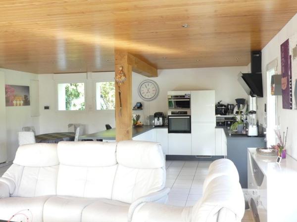 Longére entierement rénovée avec terrai arboré