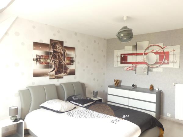 Longére entierement rénovée avec terrai arboré