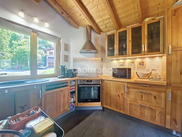Chalet de caractère avec 3 appartements et spa, à deux pas du centre de Saint-Gervais