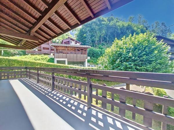 Chalet de caractère avec 3 appartements et spa, à deux pas du centre de Saint-Gervais