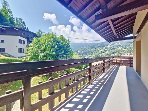 Chalet de caractère avec 3 appartements et spa, à deux pas du centre de Saint-Gervais