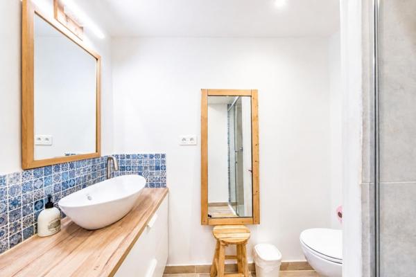 Appartement
         2 pièces
        - 46 m² 228 000 € *