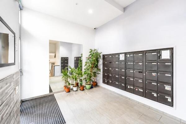 Appartement
         2 pièces
        - 46 m² 228 000 € *