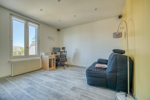 Maison
         4 pièces
        - 105 m² Exclusivité 470 000 € *