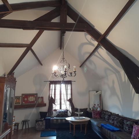 Pas de voisinage immédiat / entrée village