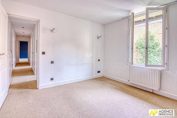 Versailles Notre-Dame Maison ancienne de 5 pièces 113 m² carrez avec jardin de 104 M² €1 200 000 ** - Référence 27822