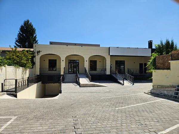 Local d'activité commercial de 360m2 à GROSLAY