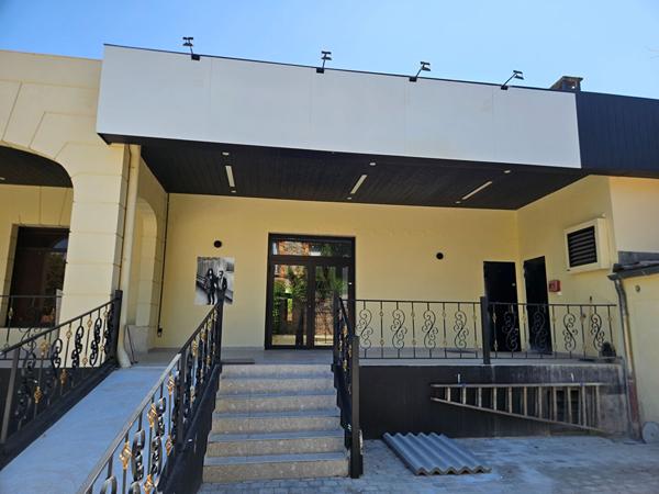 Local d'activité commercial de 360m2 à GROSLAY