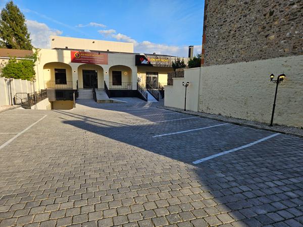 Local d'activité commercial de 360m2 à GROSLAY