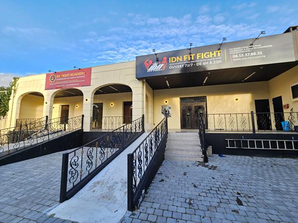 Local d'activité commercial de 360m2 à GROSLAY