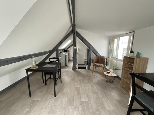 Beau Studio meublé à louer centre ville proche gare
