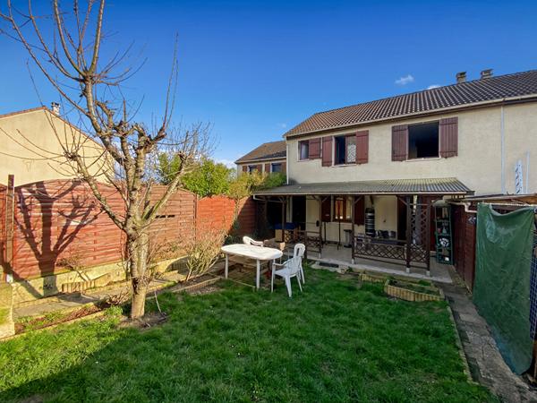 Maison Vaureal 6 pièces 90 m2 avec terrain et garage