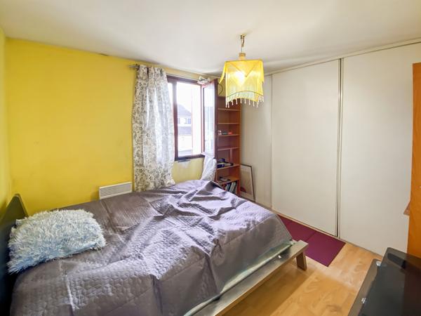 Maison Vaureal 6 pièces 90 m2 avec terrain et garage