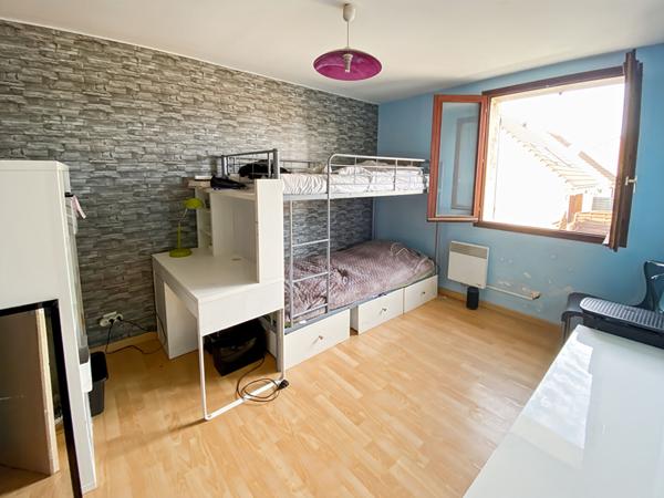 Maison Vaureal 6 pièces 90 m2 avec terrain et garage