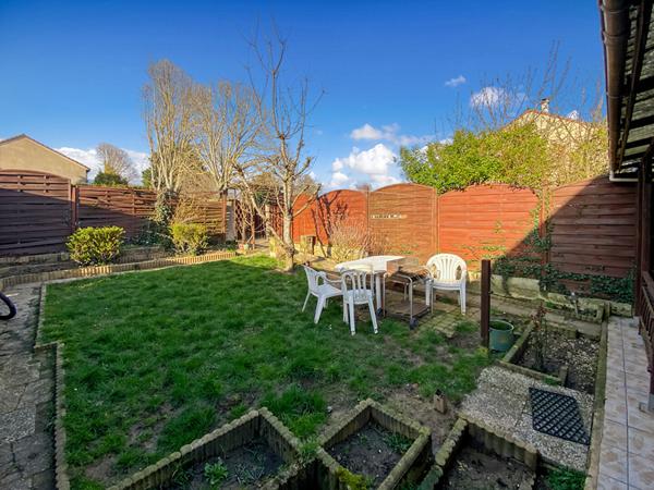 Maison Vaureal 6 pièces 90 m2 avec terrain et garage