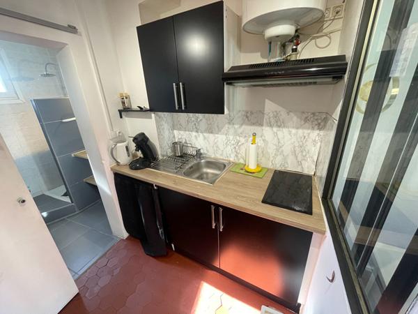 AVIGNON - INTRA MUROS - APPARTEMENT TYPE 1 A VENDRE - 24 M² -