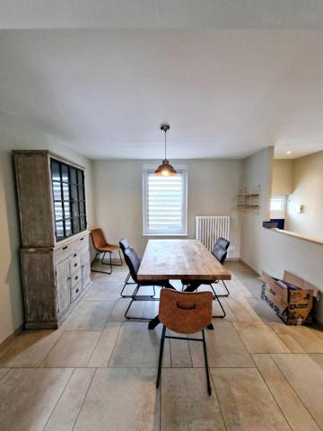 MAISON MEUBLEE A MANOM AVEC JARDIN ET GARAGE