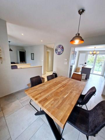 MAISON MEUBLEE A MANOM AVEC JARDIN ET GARAGE