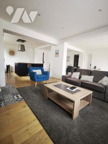 A Vendre - Perros-Guirec (22700) en Côtes-d'Armor (22), une maison d'une surface habitable de 1...