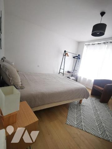 A Vendre - Perros-Guirec (22700) en Côtes-d'Armor (22), une maison d'une surface habitable de 1...