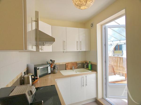 Appartement 2 pièces avec terrasse privative en centre-ville de Bourges