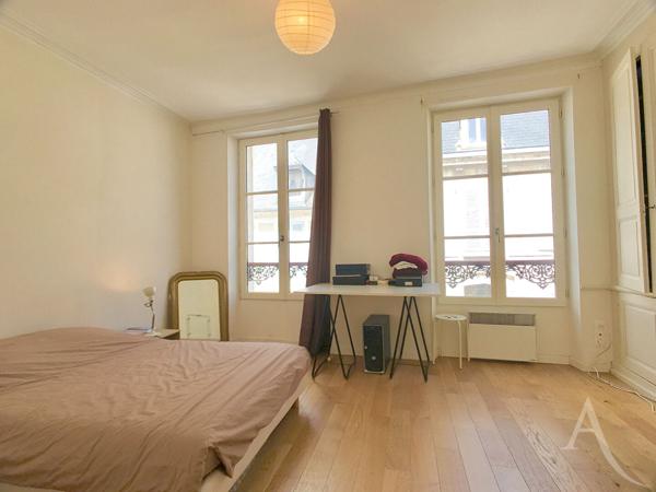 Appartement 2 pièces avec terrasse privative en centre-ville de Bourges