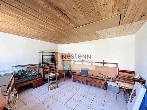 À acheter en Essonne - Maison individuelle - 3 chambres - sous-sol total - jardin - dépendance - vie de plain-pied -10 minutes à pied des commerces - 2 minutes à pied de l'école élémentaire - lycée et collège à proximité - 40 minutes de Paris en RER C.