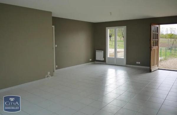 Maison à louer 4 pièces 93.06m² Beaumont Saint-Cyr (86490)