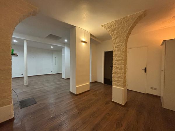 Paris 3ème - Arts et Métiers - Local en rez-de-chaussée