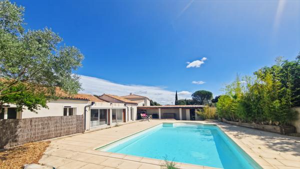 Rochefort-du-Gard (30650) A vendre maison avec piscine à Rochefort du Gard