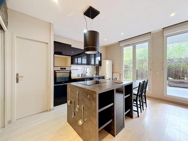 T3 – 70 m² – TERRASSE – GARAGE DOUBLE – 69008 – LYON