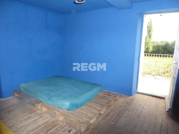 Villetoureix (24600) Esemble Immobilier comprenant, maison d'habitation, grandes dépendances, et terrain de 21900 m²